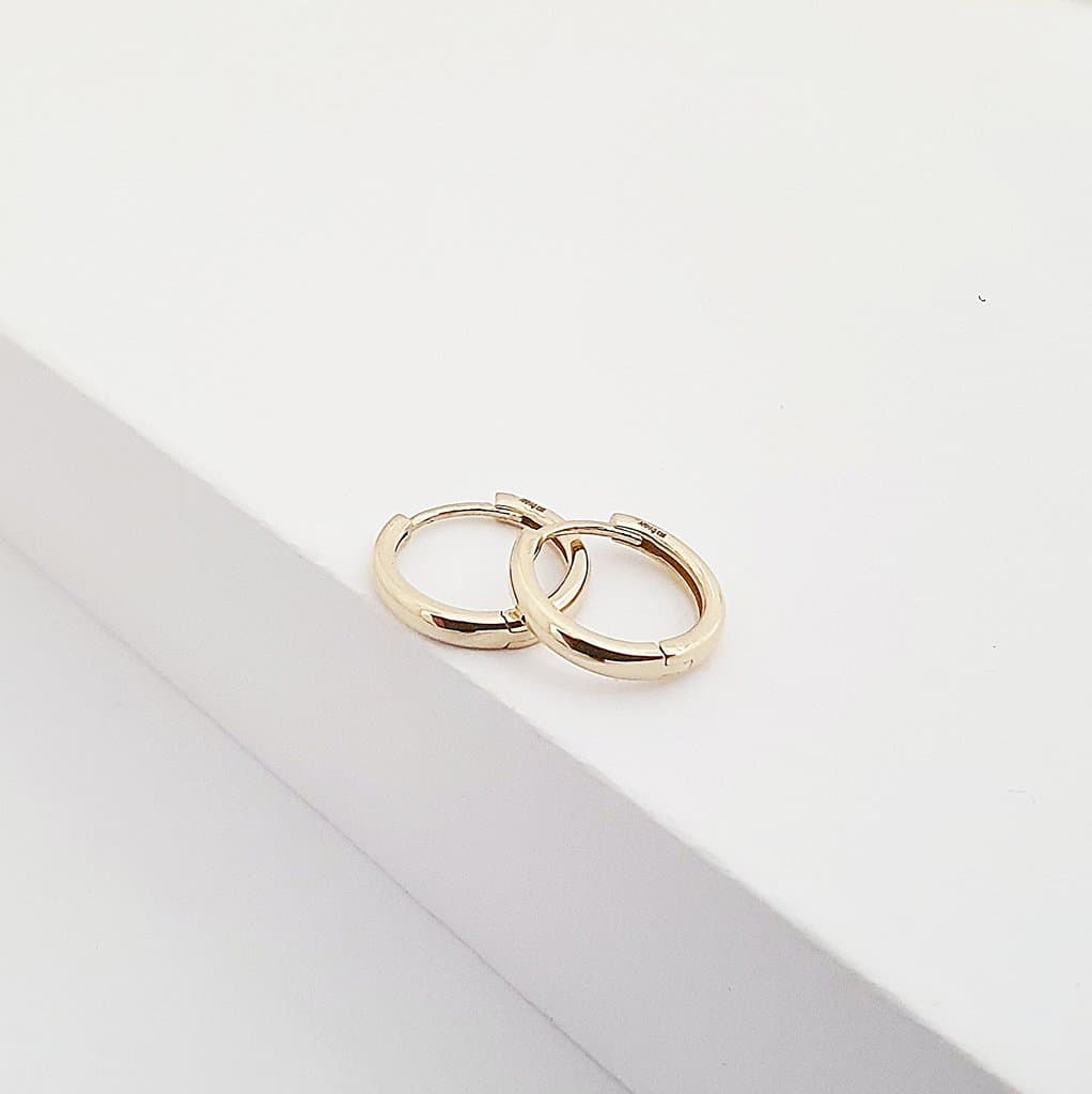 Gewölbte Sarnel Kleine Creolen