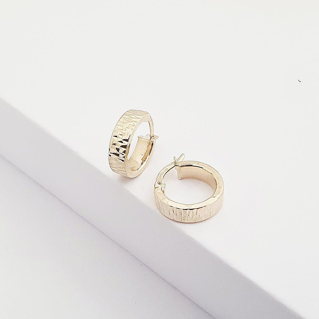 Gerifelte Dicke Kleine Creolen